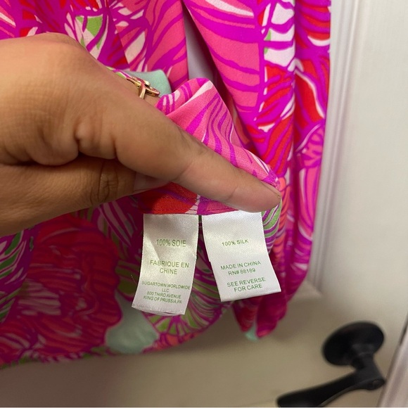 Lilly Pulitzer Elsa Worth It Silk Top Pink Floral size small - Picture 7 of 9
